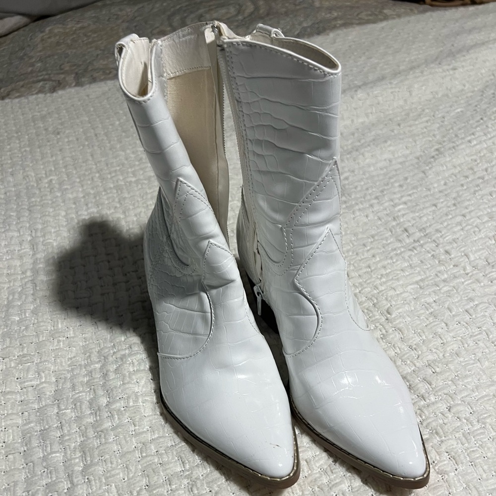 Coconuts by Matisse white boots